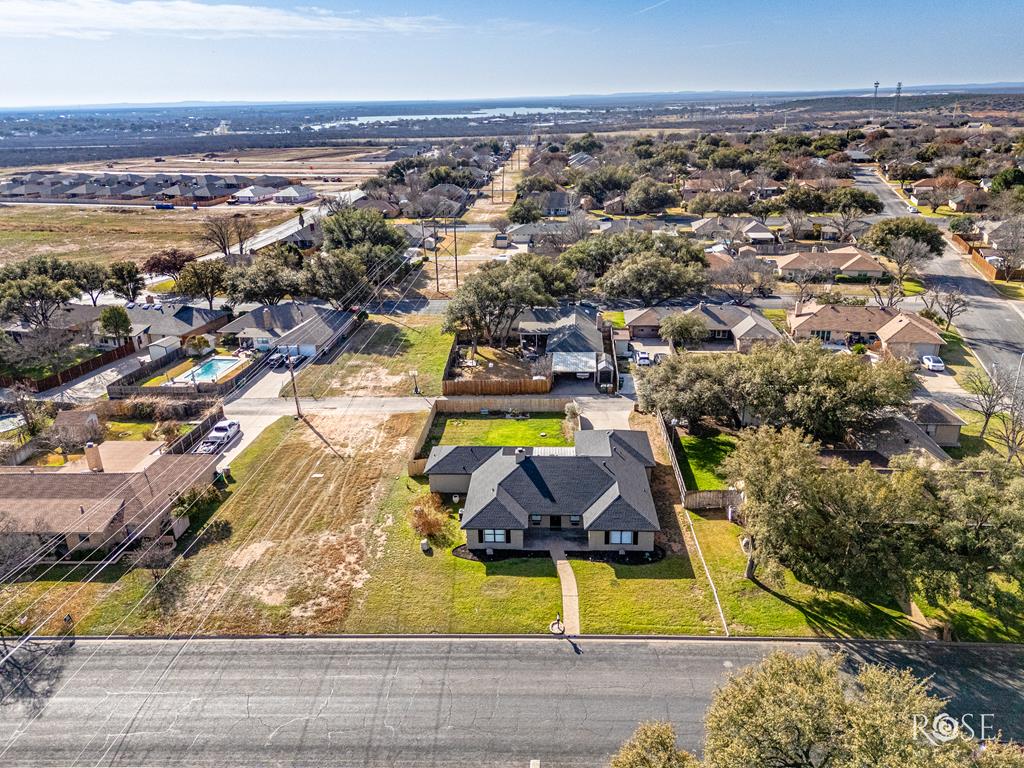 3217 Grandview Dr Property Photo 40