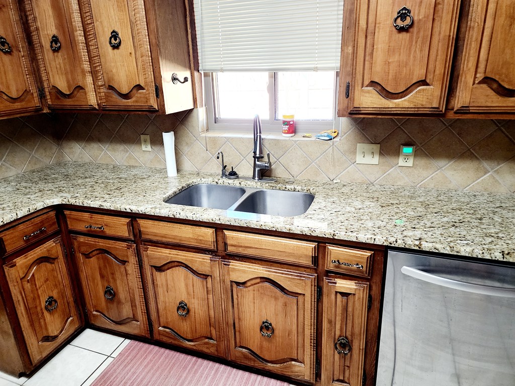 3854 Driftwood Dr Property Photo 5