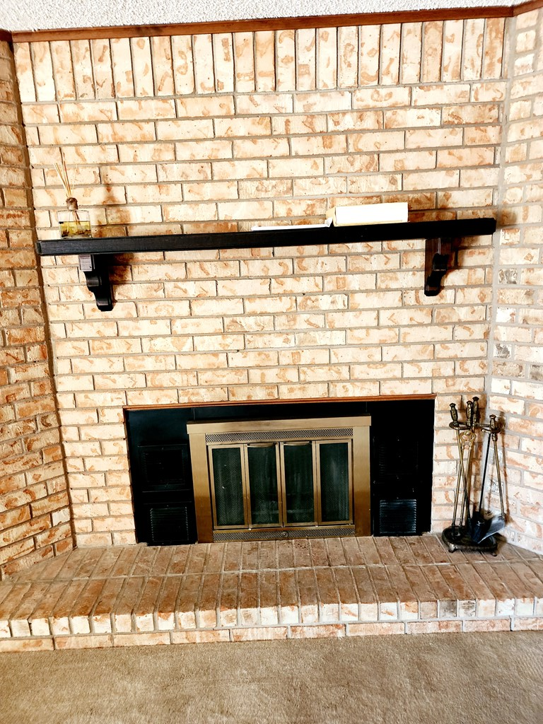 3854 Driftwood Dr Property Photo 6