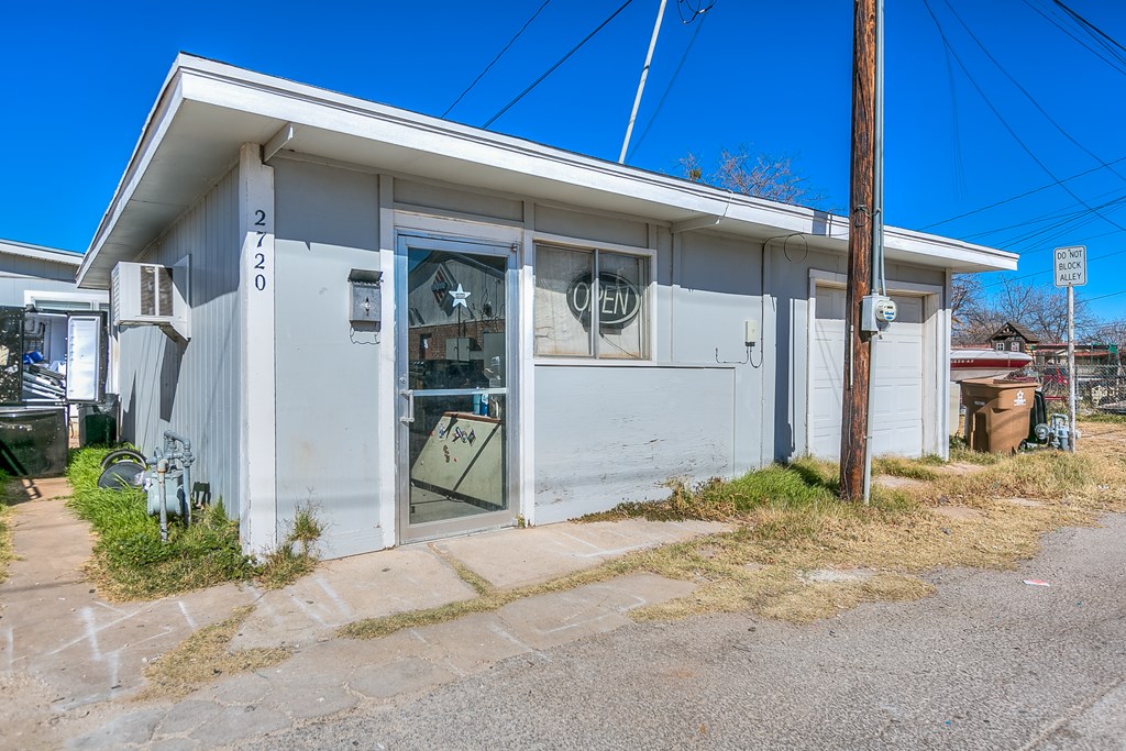 2729 Rio Grande St Property Photo 3