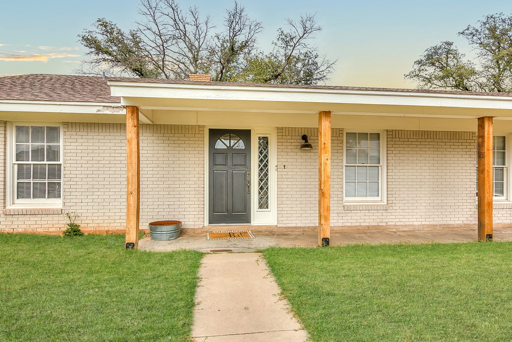 2702 Tanglewood Dr Property Photo 6