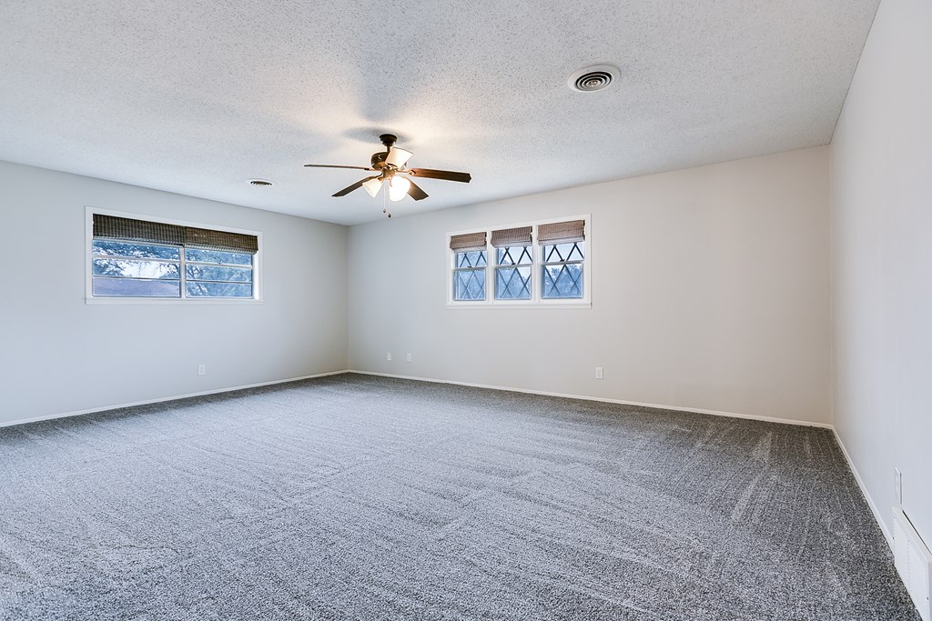 2702 Tanglewood Dr Property Photo 20