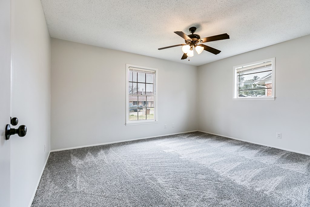 2702 Tanglewood Dr Property Photo 25
