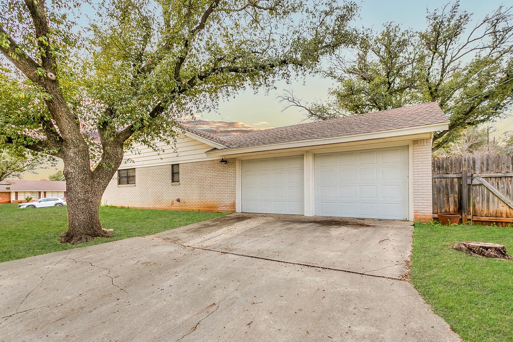 2702 Tanglewood Dr Property Photo 35
