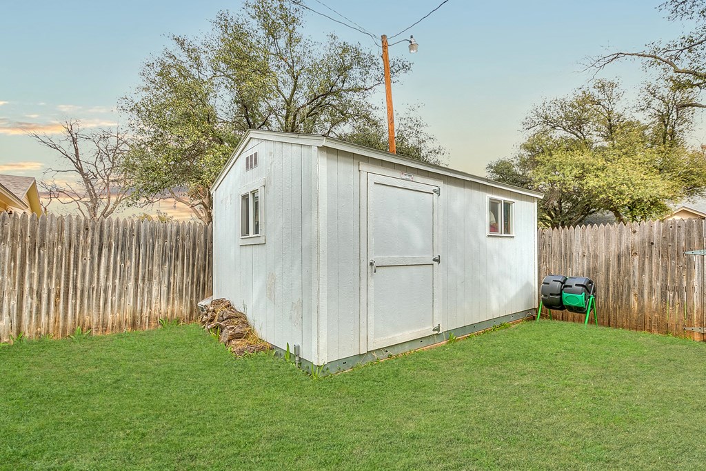 2702 Tanglewood Dr Property Photo 36