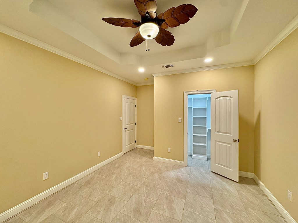2110 Shelton St Property Photo 16