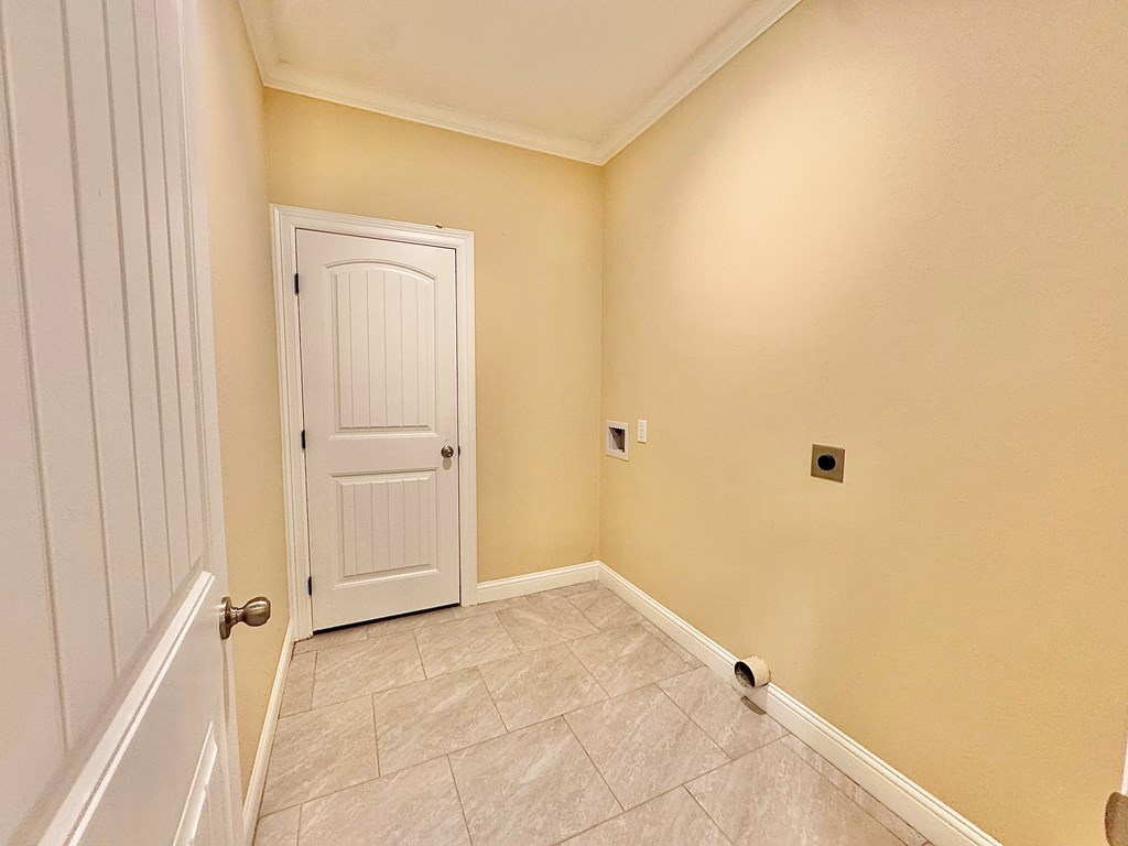 2110 Shelton St Property Photo 17