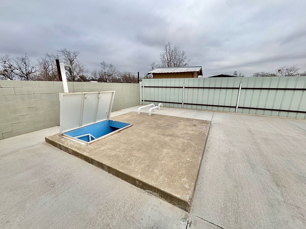2110 Shelton St Property Photo 18