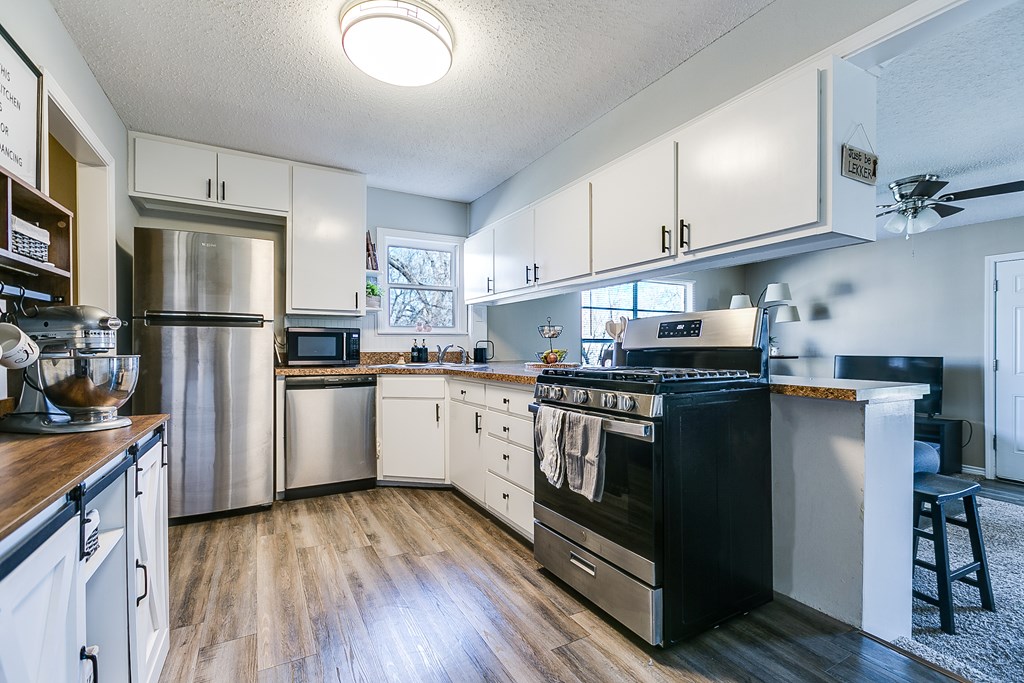 1326 State St Property Photo 10