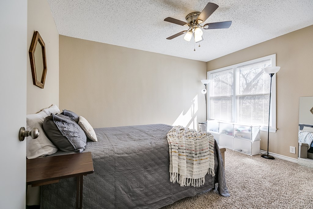 1326 State St Property Photo 24