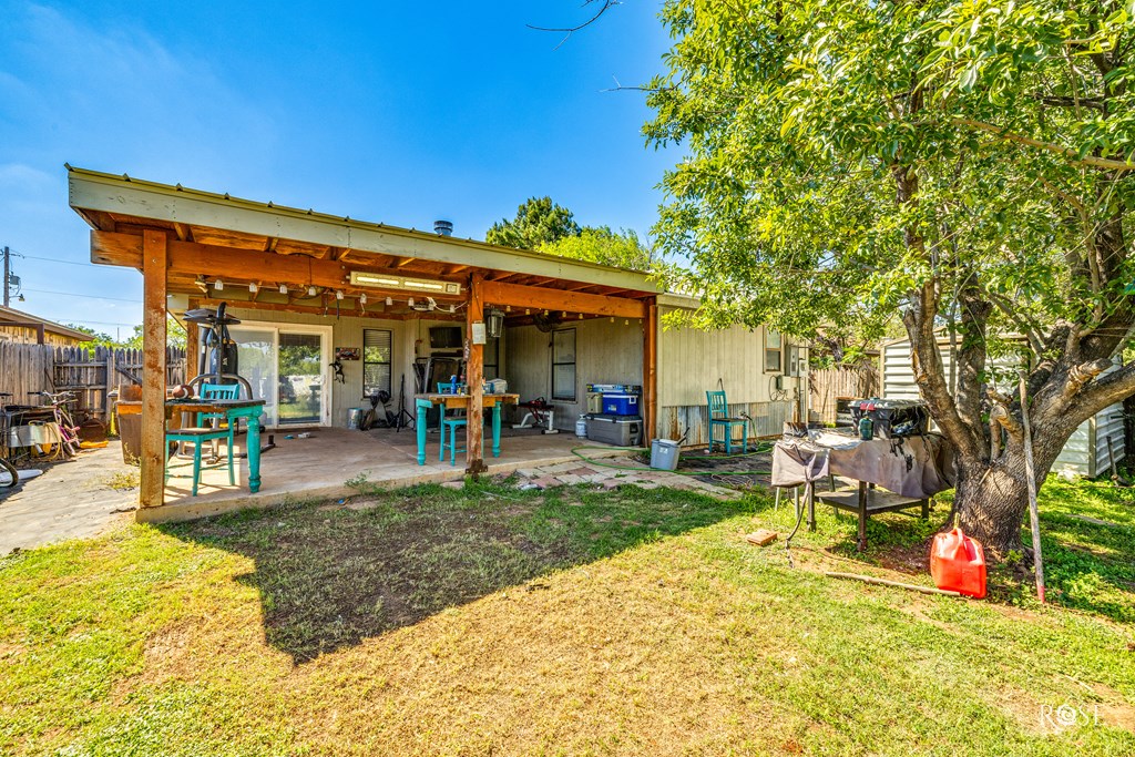 2918 N Oakes St Property Photo 25