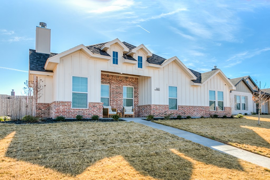 3633 Silver Spur Dr Property Photo 2