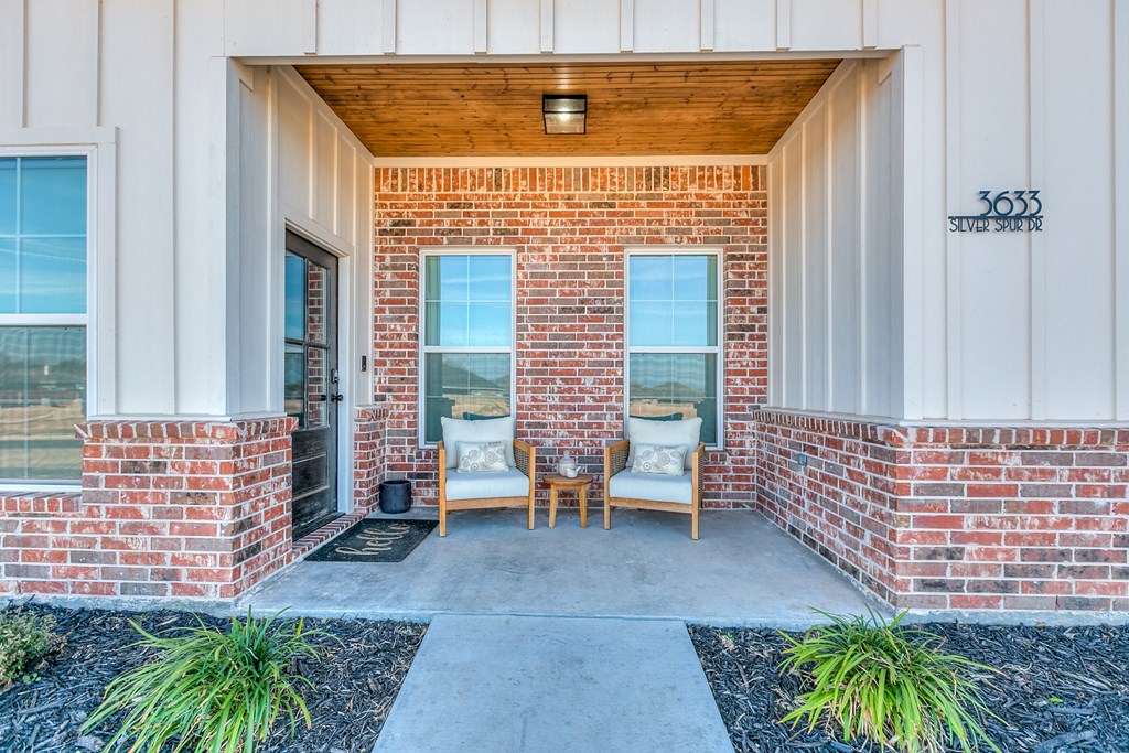3633 Silver Spur Dr Property Photo 4
