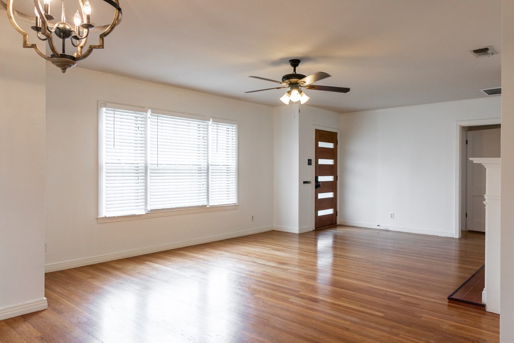 1707 S Monroe St Property Photo 8
