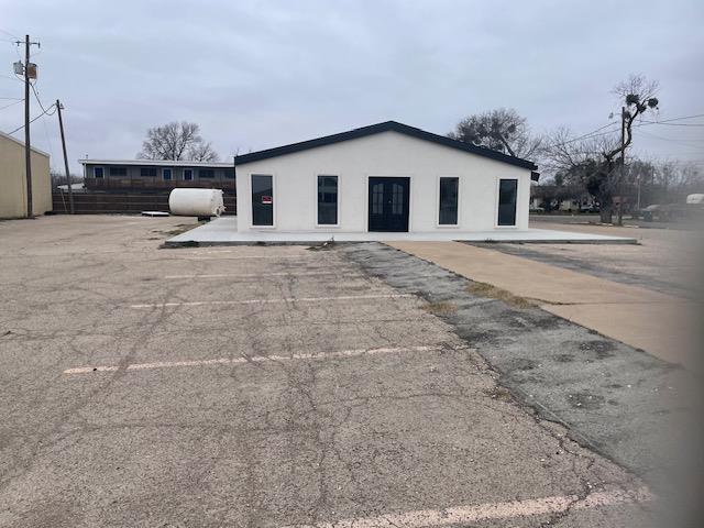 3027 N Chadbourne St Property Photo 1