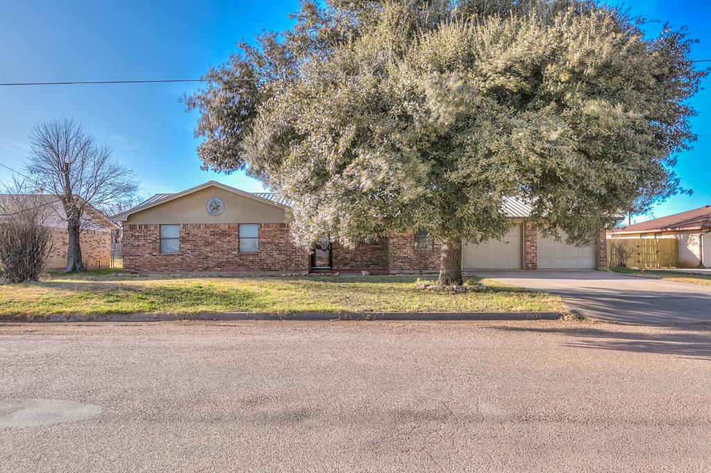 1002 Country Club Rd Property Photo