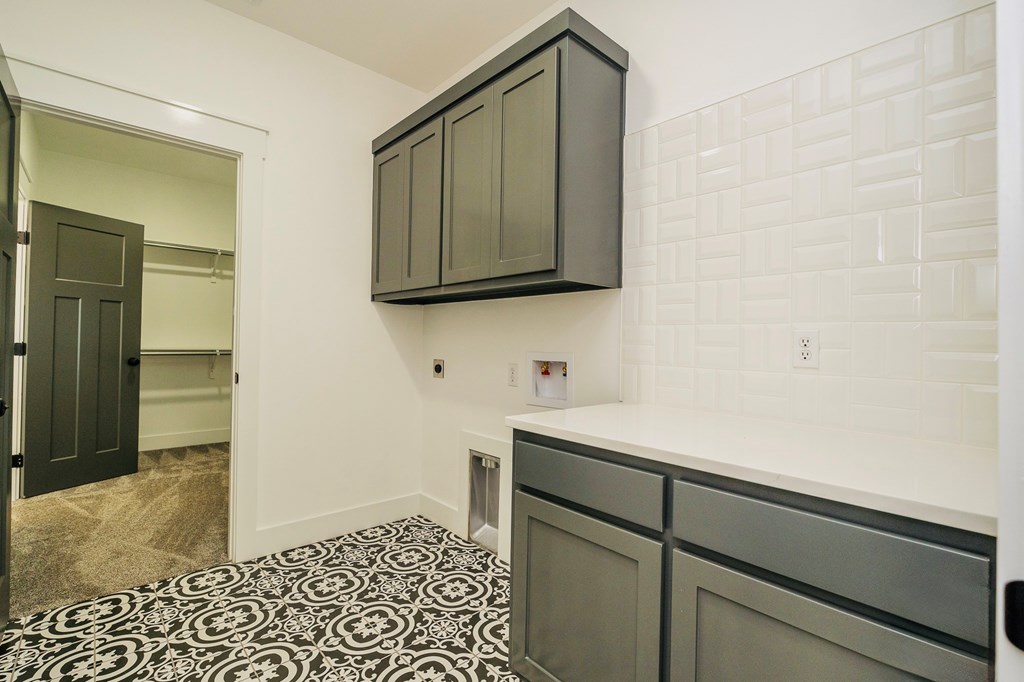 5721 Melrose Ave Property Photo 14
