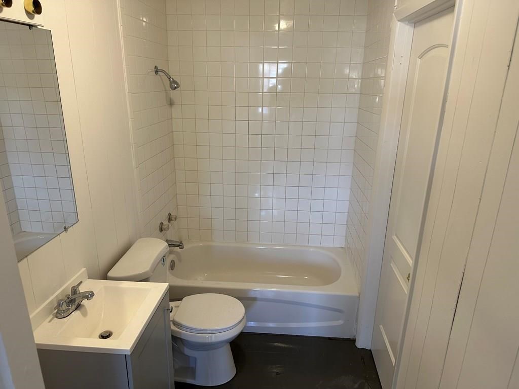 219 La Salle Dr Property Photo 7