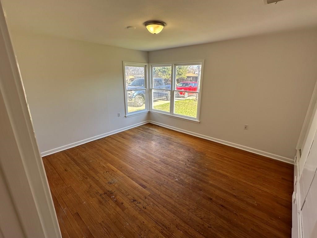 219 La Salle Dr Property Photo 9