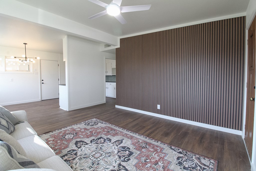 2856 Junius St Property Photo 6