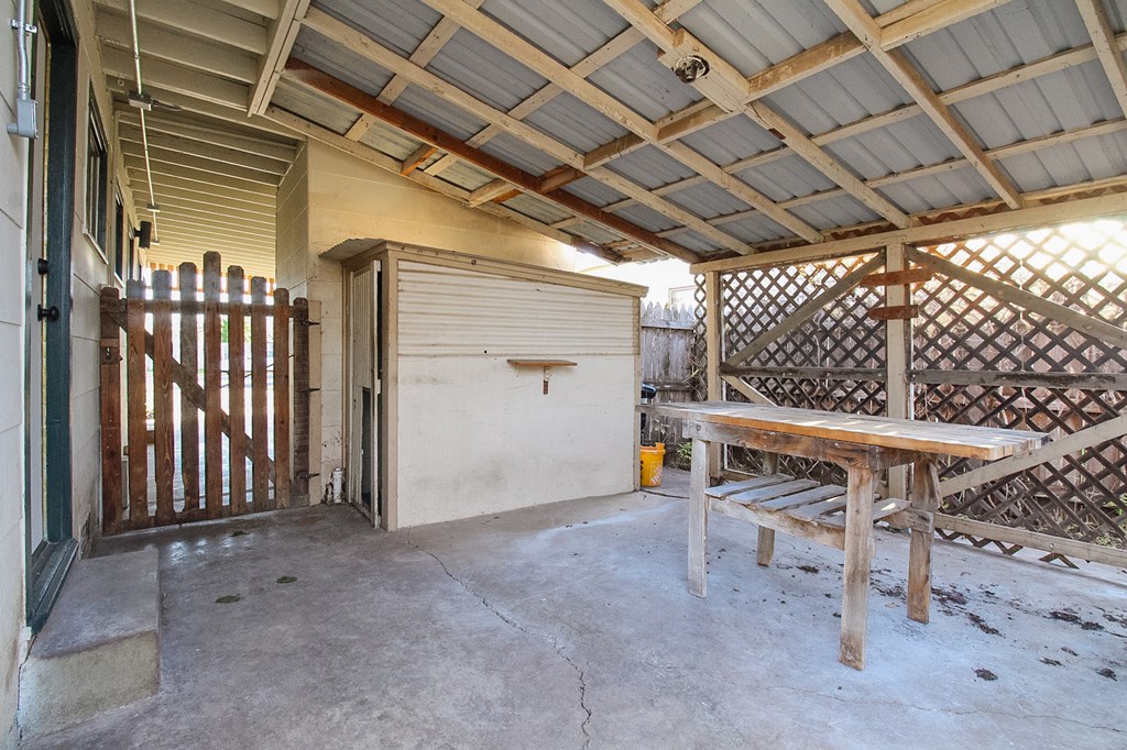 2856 Junius St Property Photo 19