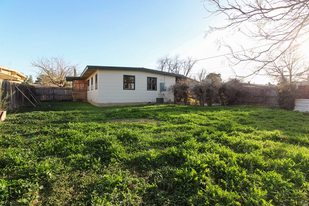 2856 Junius St Property Photo 20