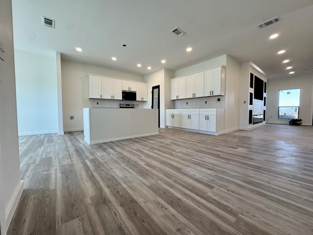 3634 Silver Spur Dr Property Photo 2