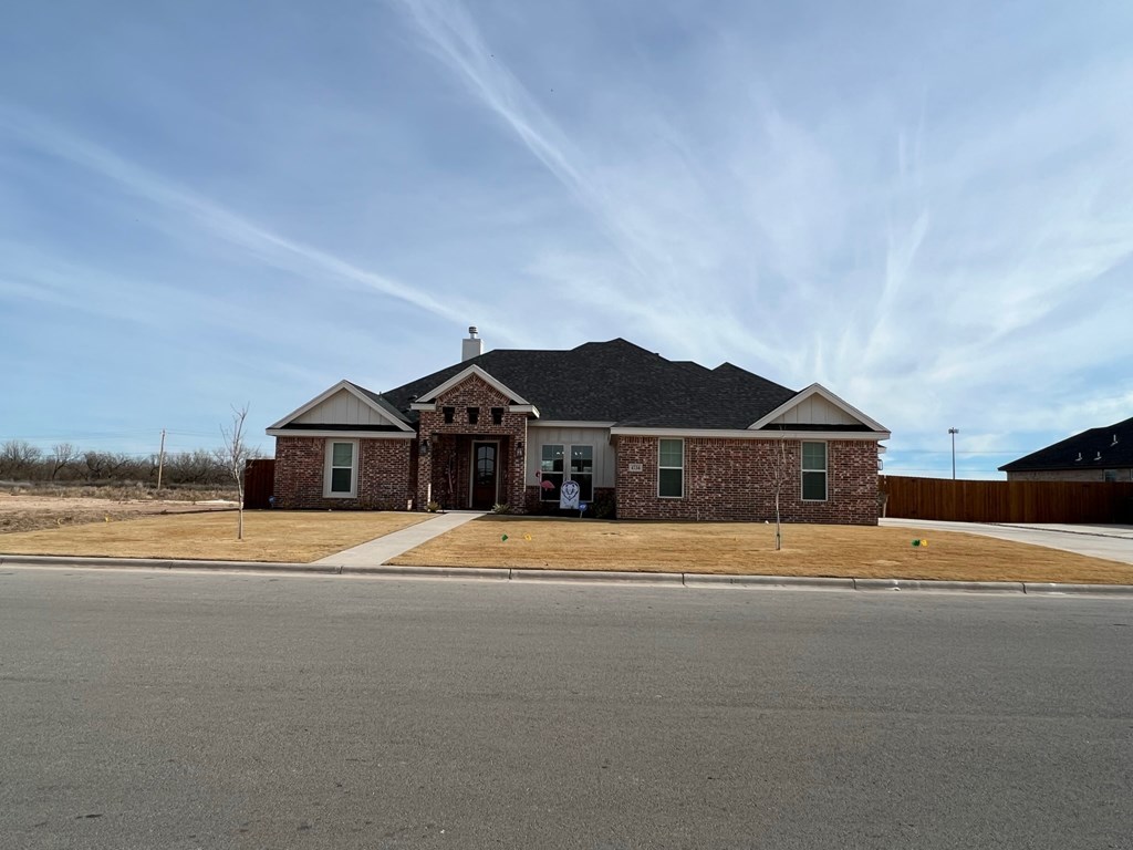 4734 Wolf Creek Dr Property Photo 2