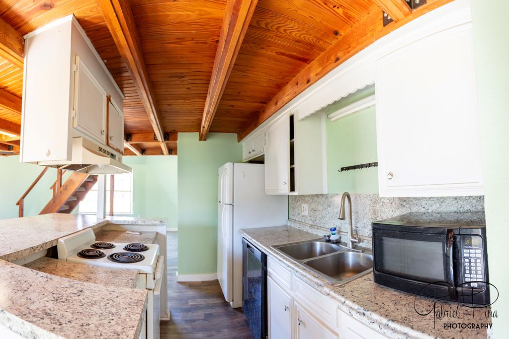 6606 Knickerbocker Rd Property Photo 1