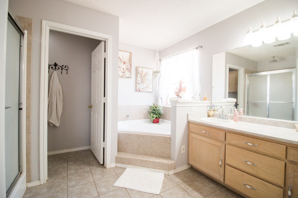 11661 Twin Lakes Lane Property Photo 14