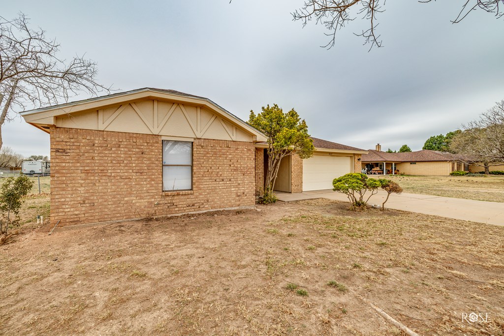 1037 Crickett Lane Property Photo 5