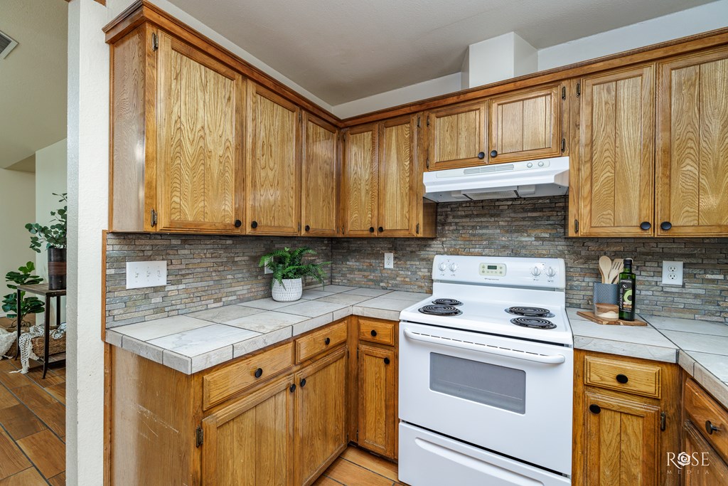 1037 Crickett Lane Property Photo 12
