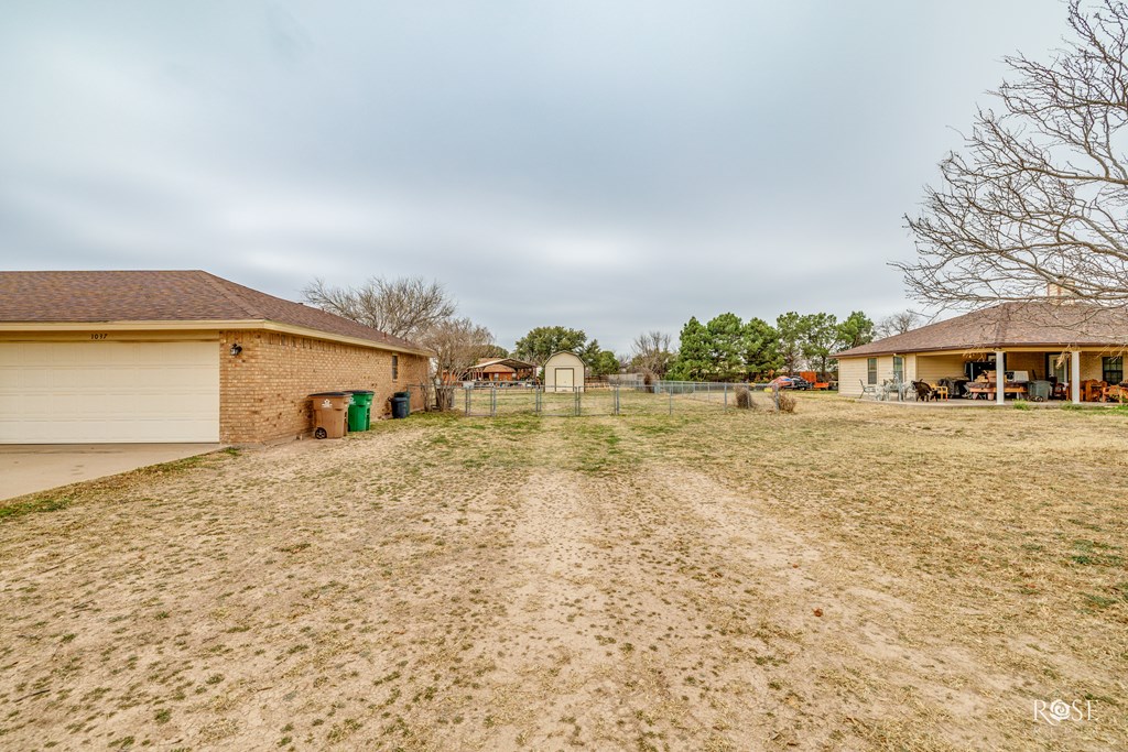 1037 Crickett Lane Property Photo 32