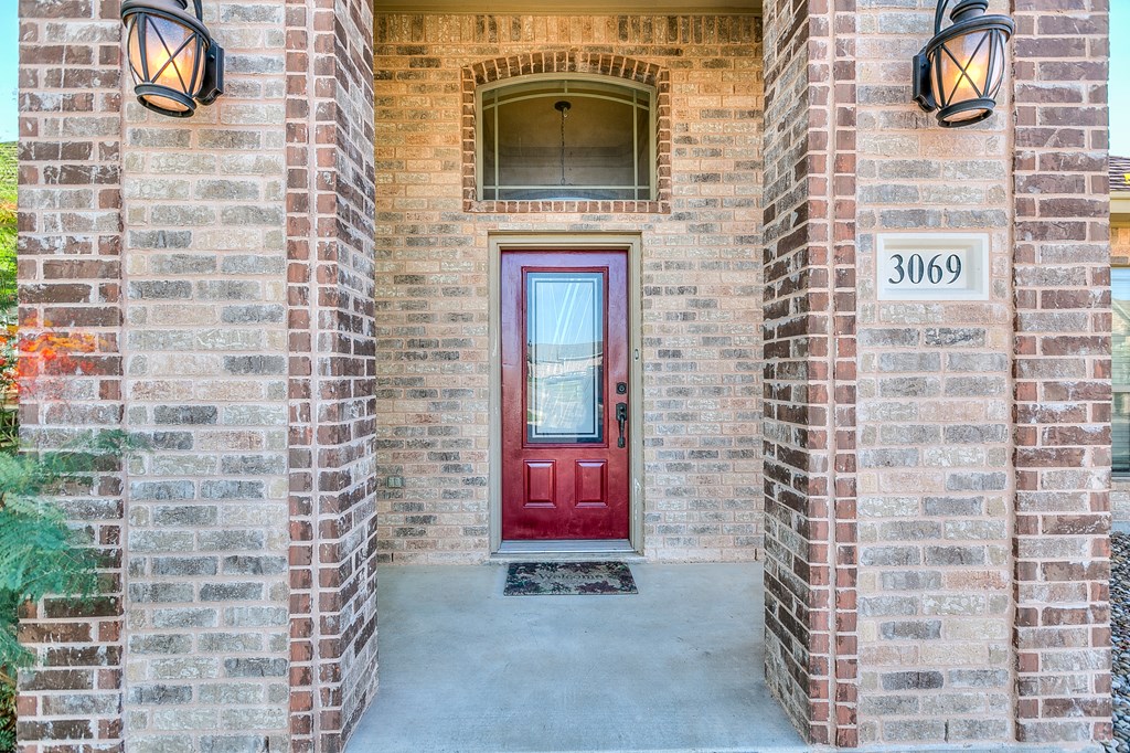 3069 Champions Circle Property Photo 5