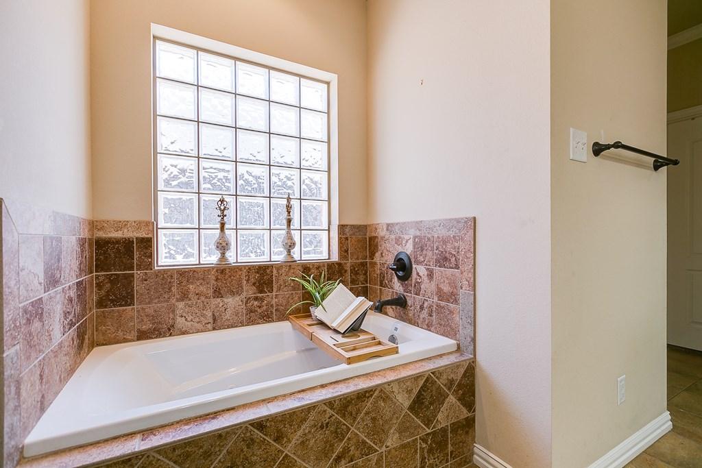 3069 Champions Circle Property Photo 29