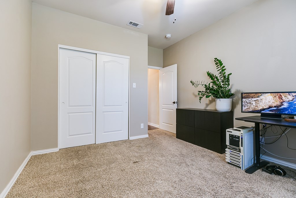 3069 Champions Circle Property Photo 34