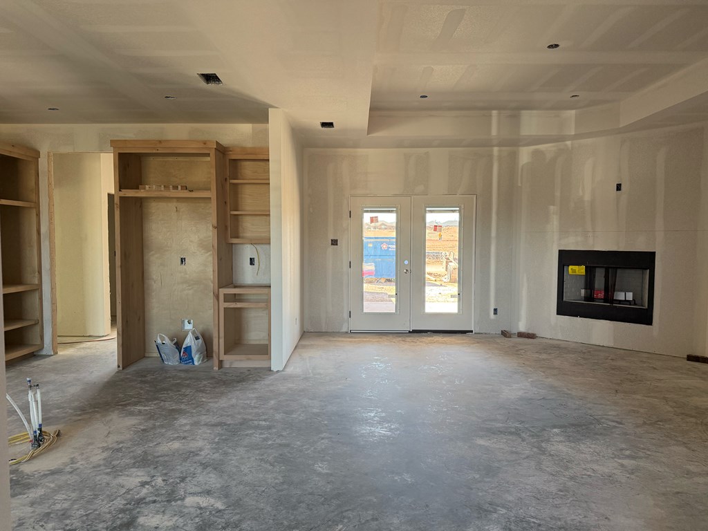 5034 Scarlet Oak Dr Property Photo 3