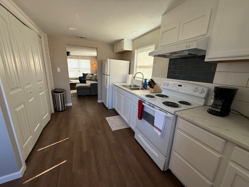2103 Brown St Property Photo 4