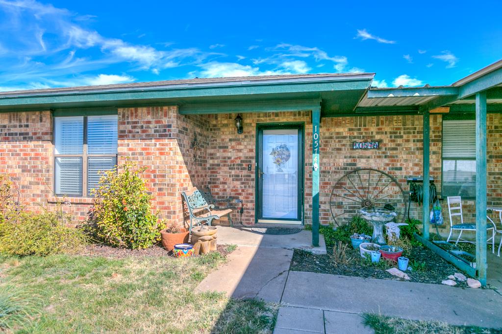 10574 W Grape Creek Rd Property Photo 1