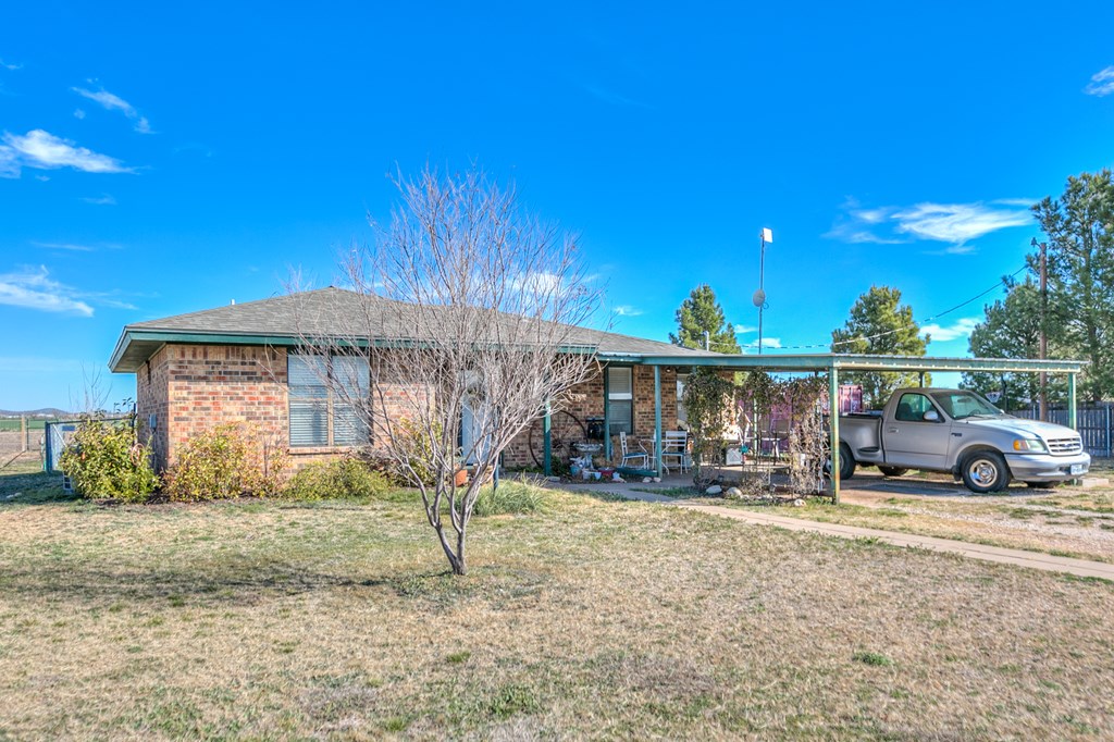 10574 W Grape Creek Rd Property Photo 2