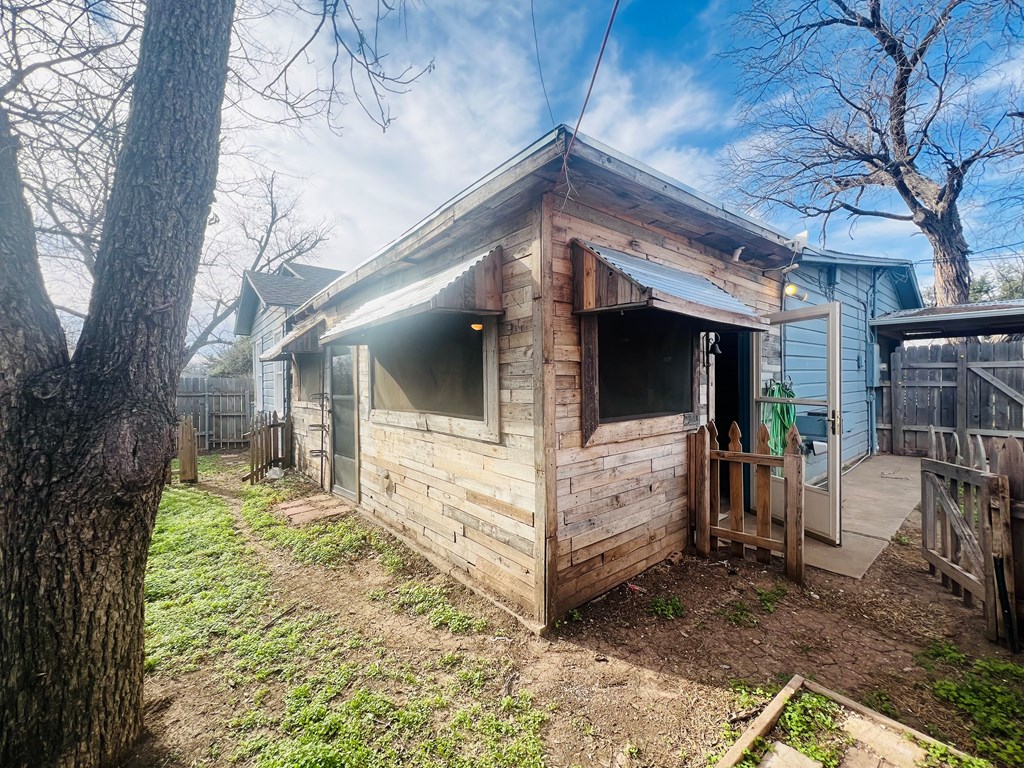 2010 Conchita St Property Photo 23