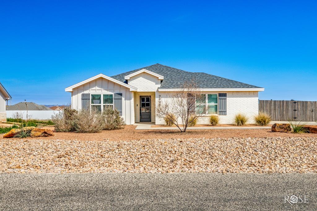 7998 Bearcat Property Photo 1