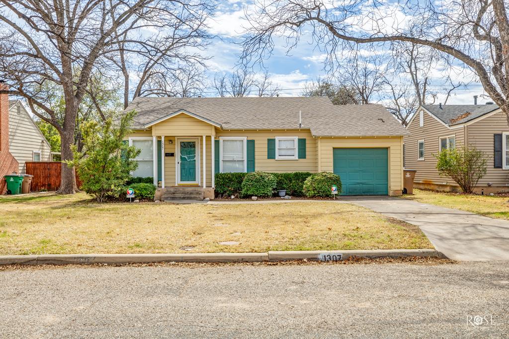 1307 W Ave M Property Photo 1