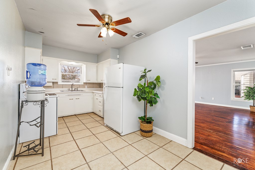 1307 W Ave M Property Photo 9