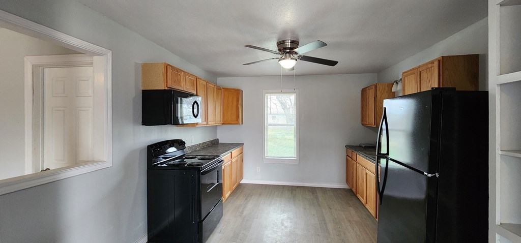 326 N Montague Ave Property Photo 5