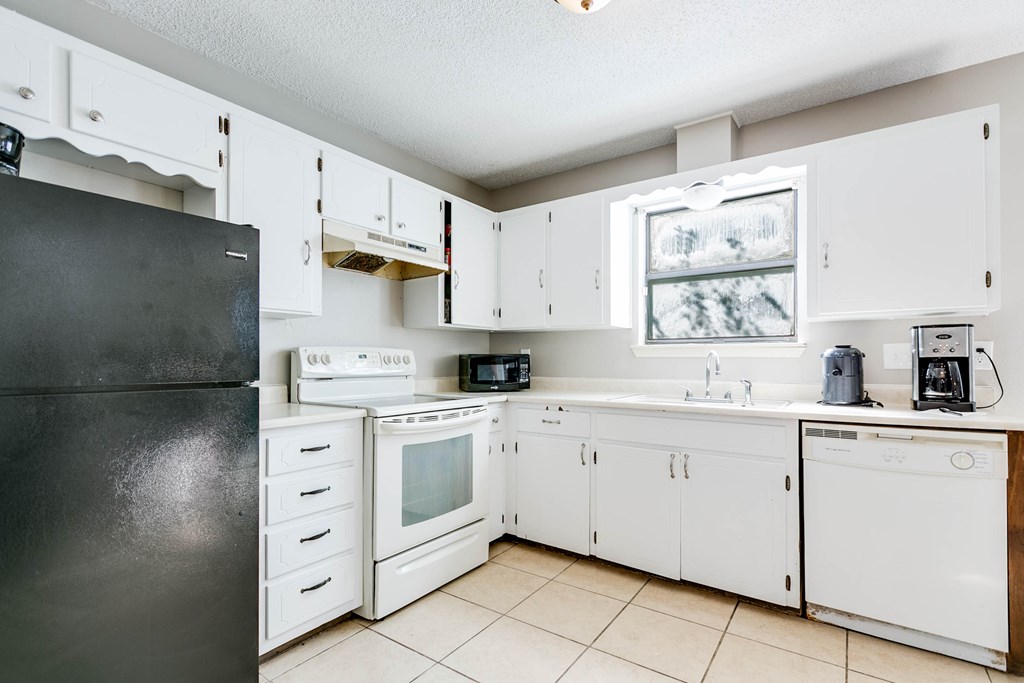 1211 N Garfield St Property Photo 6