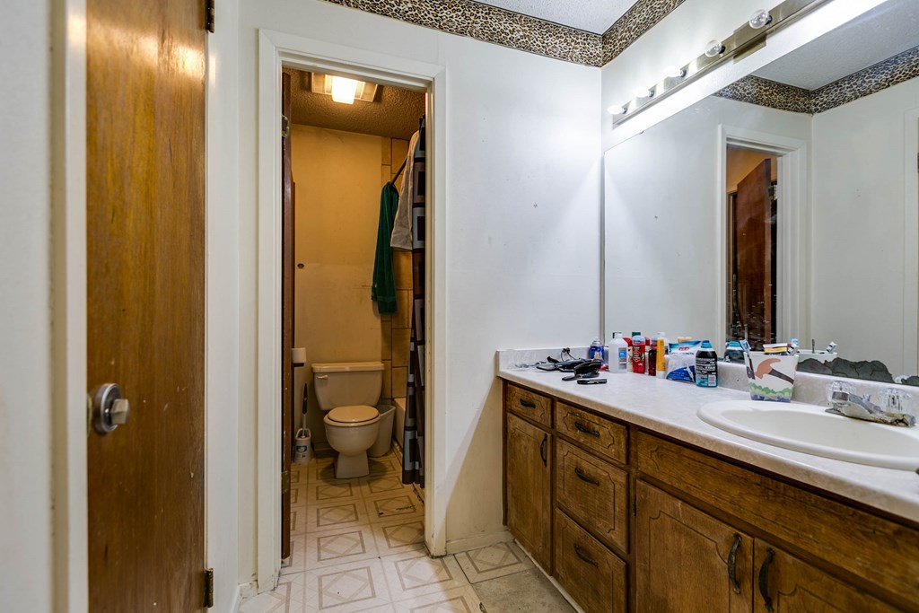 1211 N Garfield St Property Photo 22