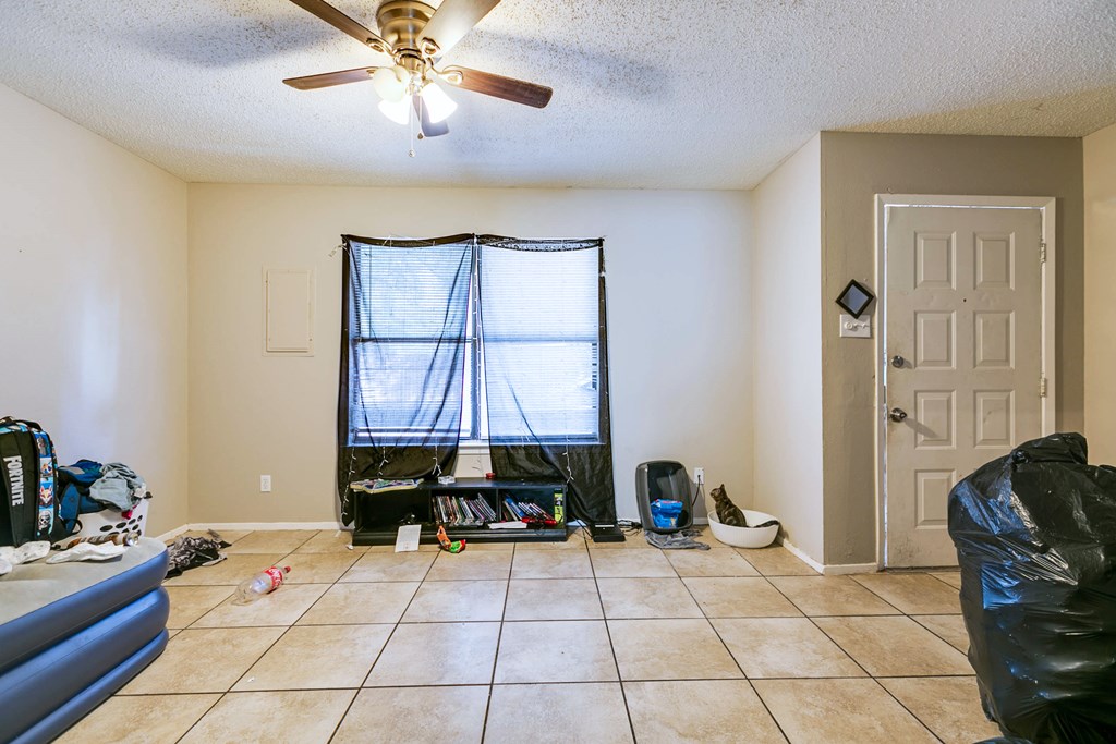 1211 N Garfield St Property Photo 27
