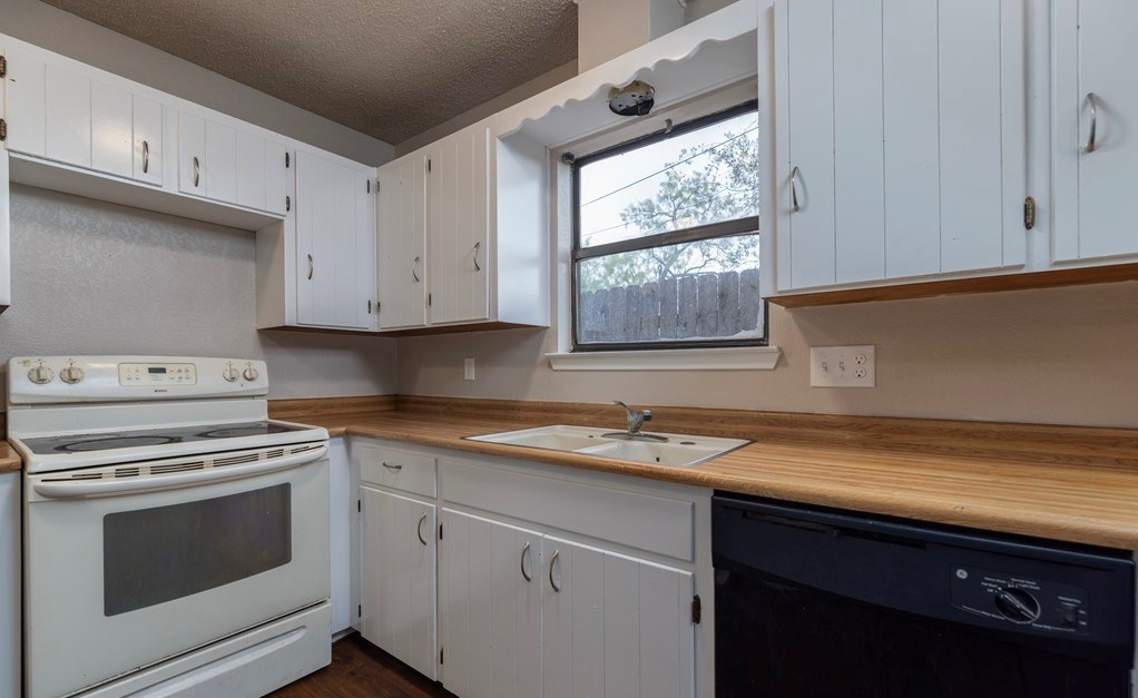 1211 N Garfield St Property Photo 41