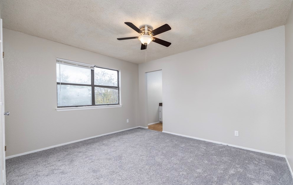 1211 N Garfield St Property Photo 43